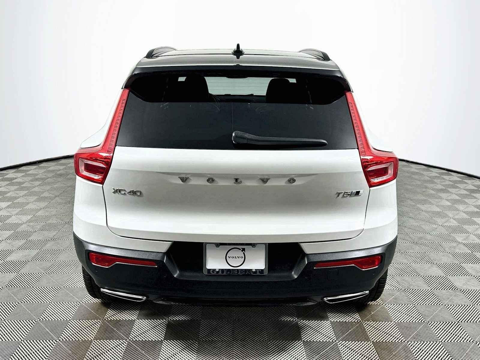 Used 2020 CRYSTAL WHITE MET Volvo R-Design image 6