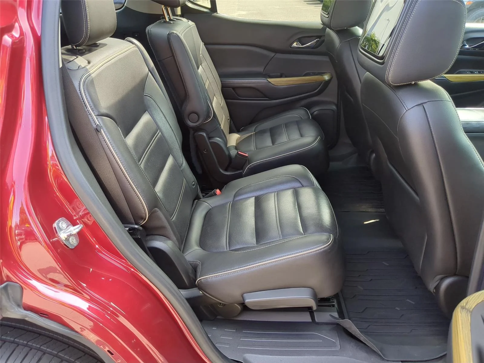 Used 2019 Red Quartz Tintcoat GMC Denali image 36