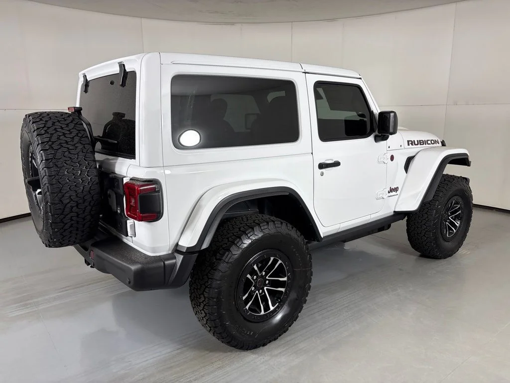 New 2027 White Jeep Rubicon X image 8