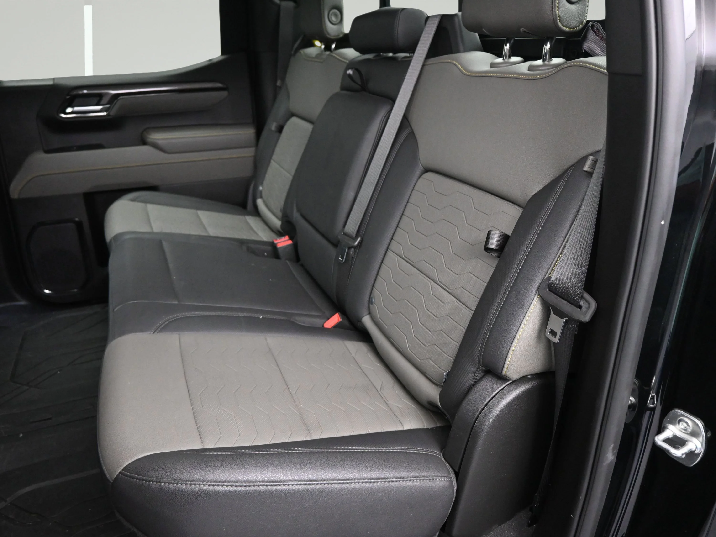 Used 2025 Black Chevrolet ZR2 image 11