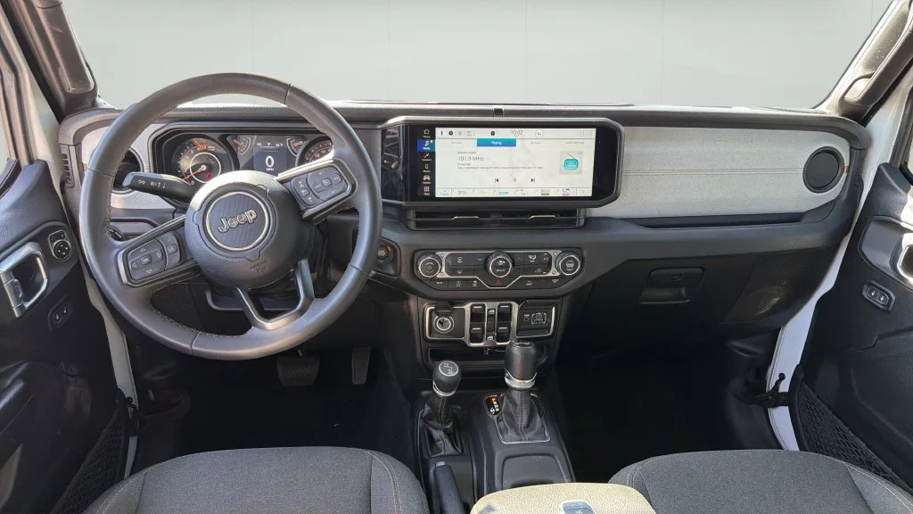 Used 2024 White Jeep Sport S image 18