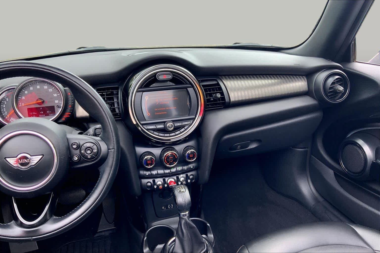 Used 2016 Electric Blue Metallic MINI  image 6
