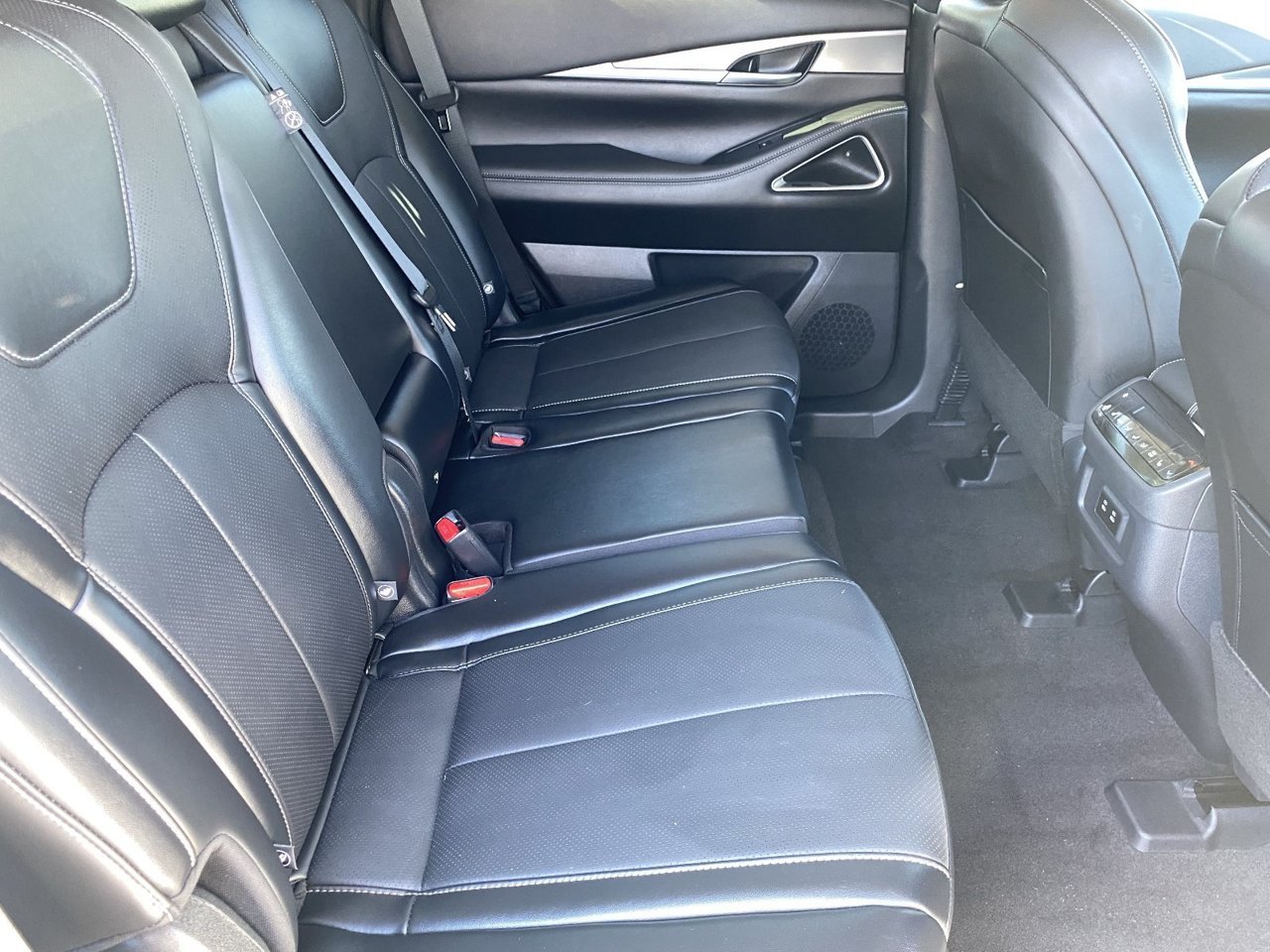 Certified Used 2027 Radiant White INFINITI LUXE image 12