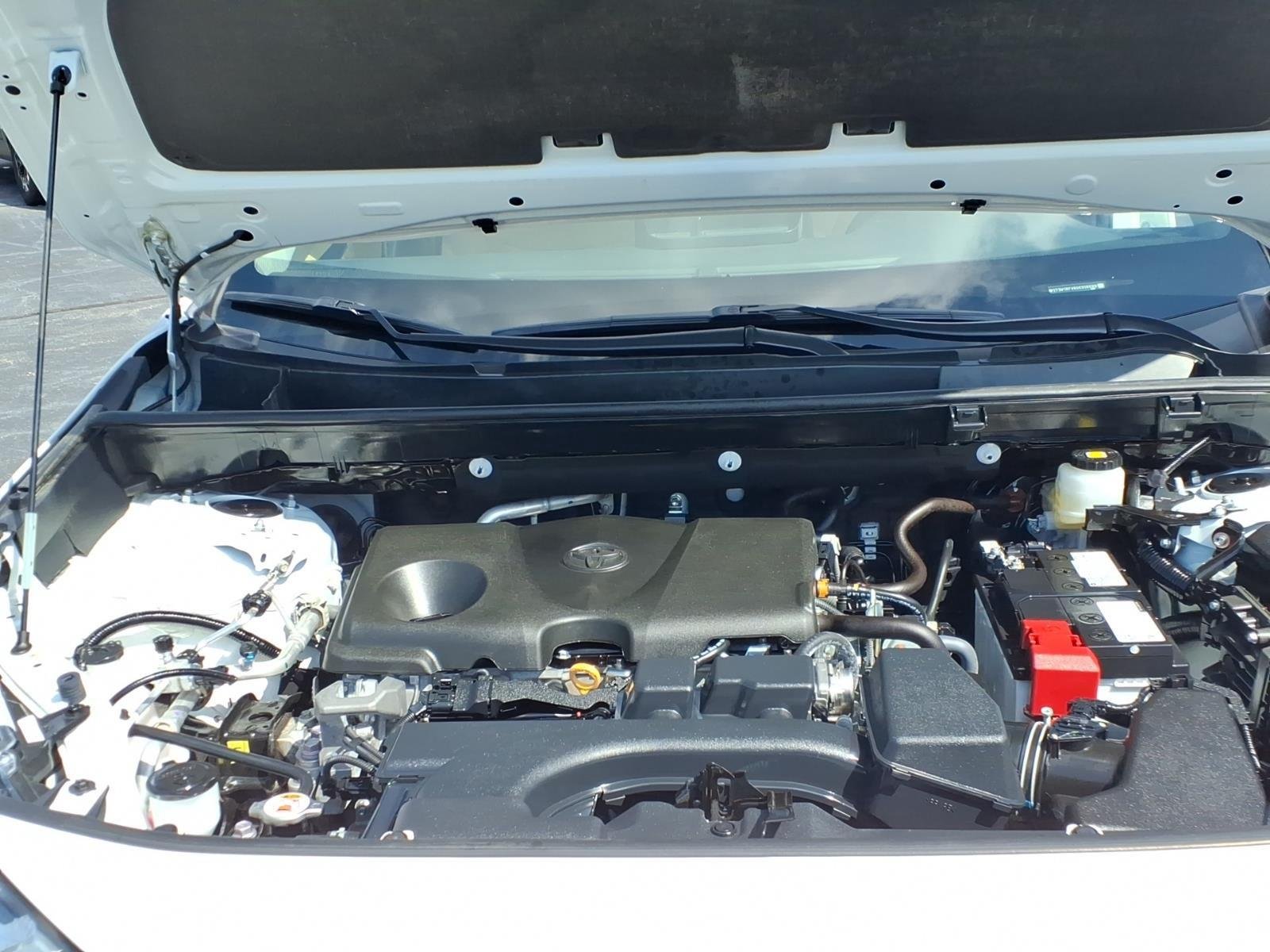 Used 2025 Ice Cap Toyota XLE image 30