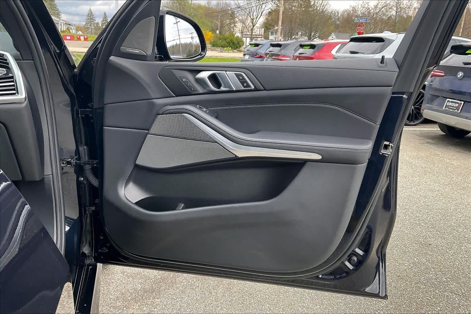 Used 2021 Carbon Black Metallic BMW xDrive40i image 22