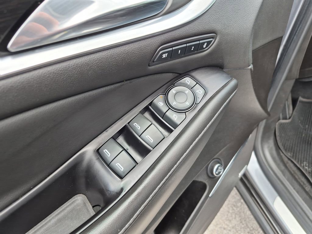 Used 2019 Includes Pitch Dark Night lower exterior accent color.) Buick Avenir image 20