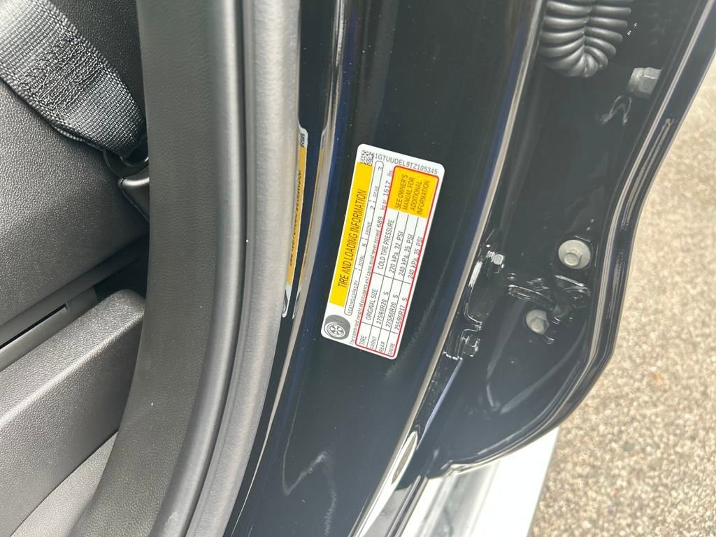 2026 GMC Sierra 1500 SLT - Photo 18