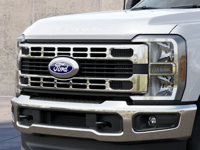 New 2027 Oxford White Ford XLT image 18