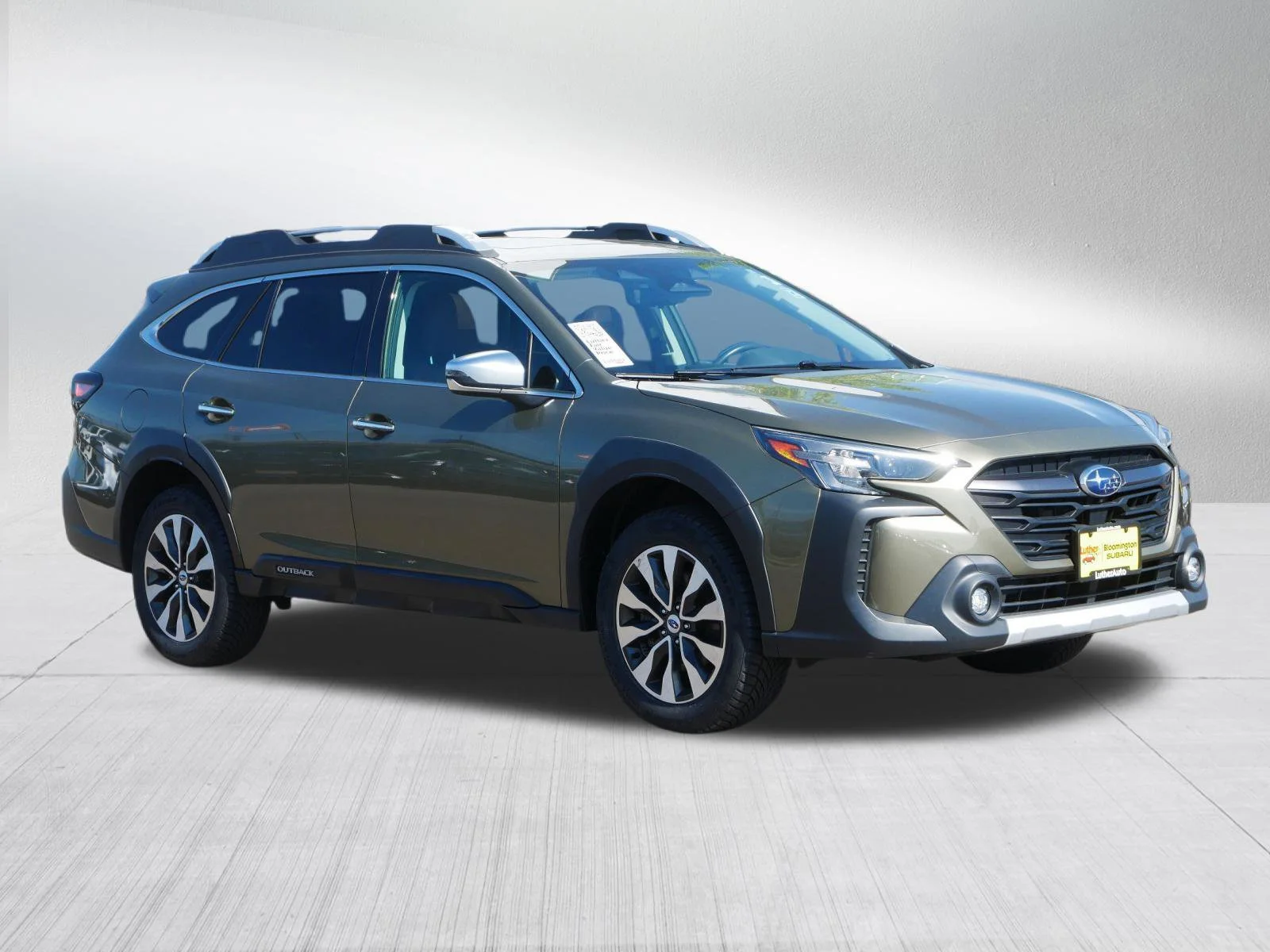 2023 Subaru Outback Touring's photo