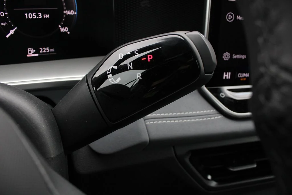 New 2026 White Volkswagen 2.0T SE R-Line Black image 15