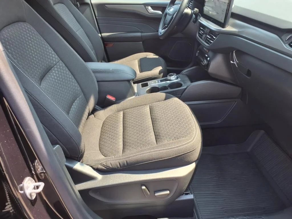 New 2024 Agate Black Metallic Ford Active™ image 8