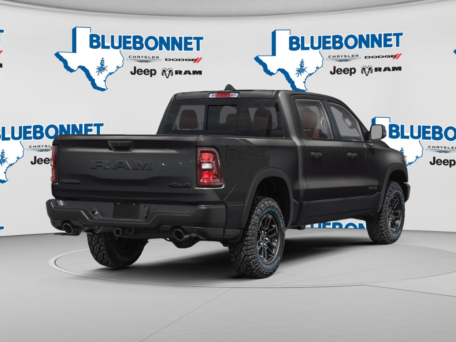 New 2026 Diamond Black Crystal Pearl-Coat Exterior Paint RAM Rebel image 2