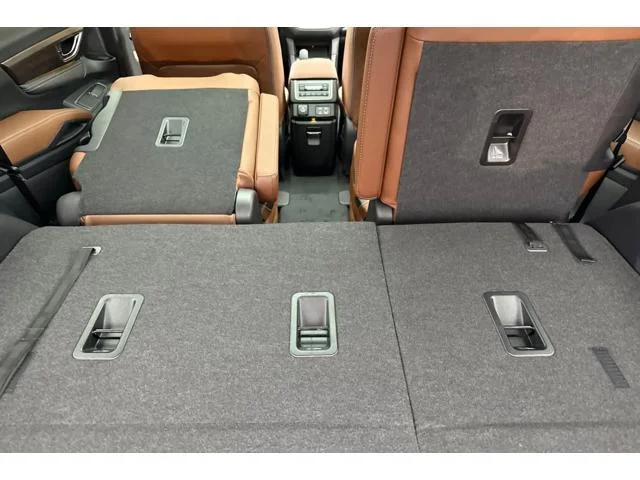 New 2026 CRYSTAL WHITE PEARL Subaru Touring 7-Passenger image 15