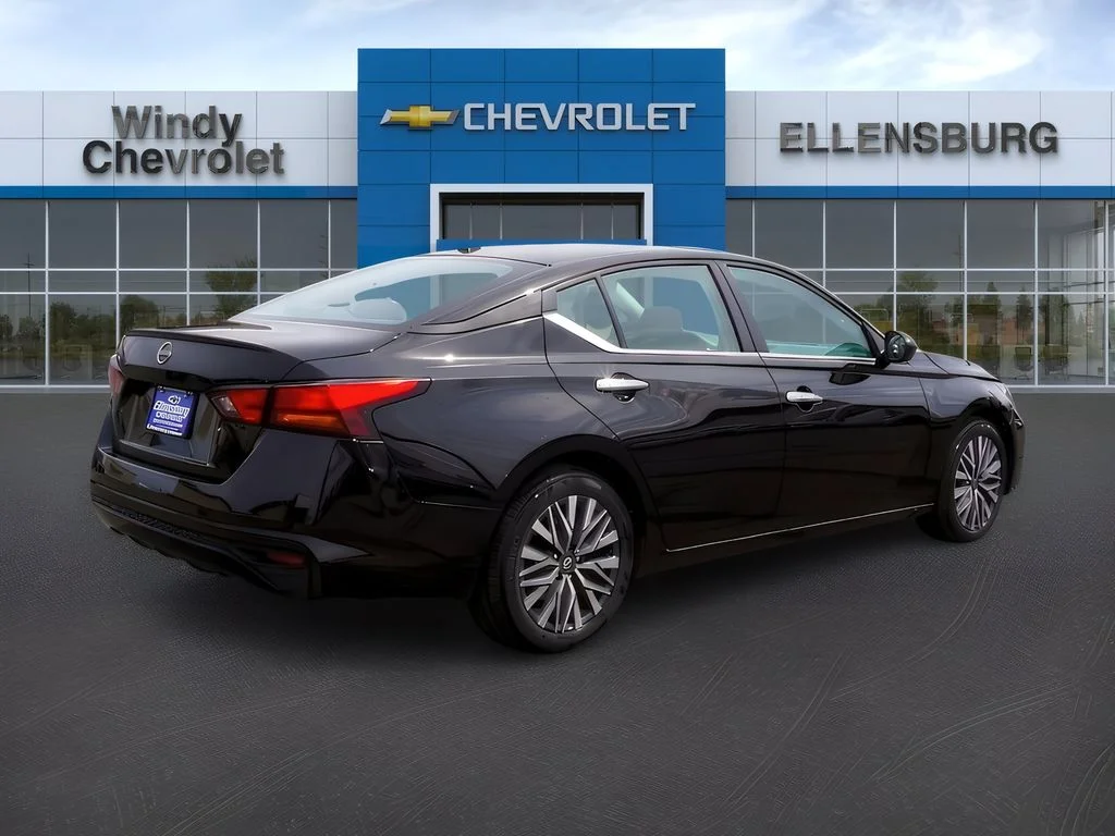2025 Nissan Altima SV - Photo 7