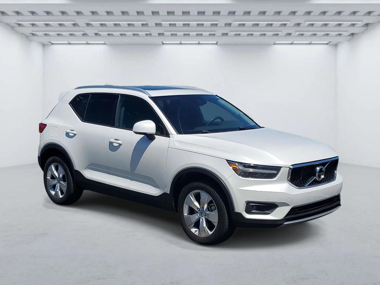 2022 Volvo XC40 Momentum