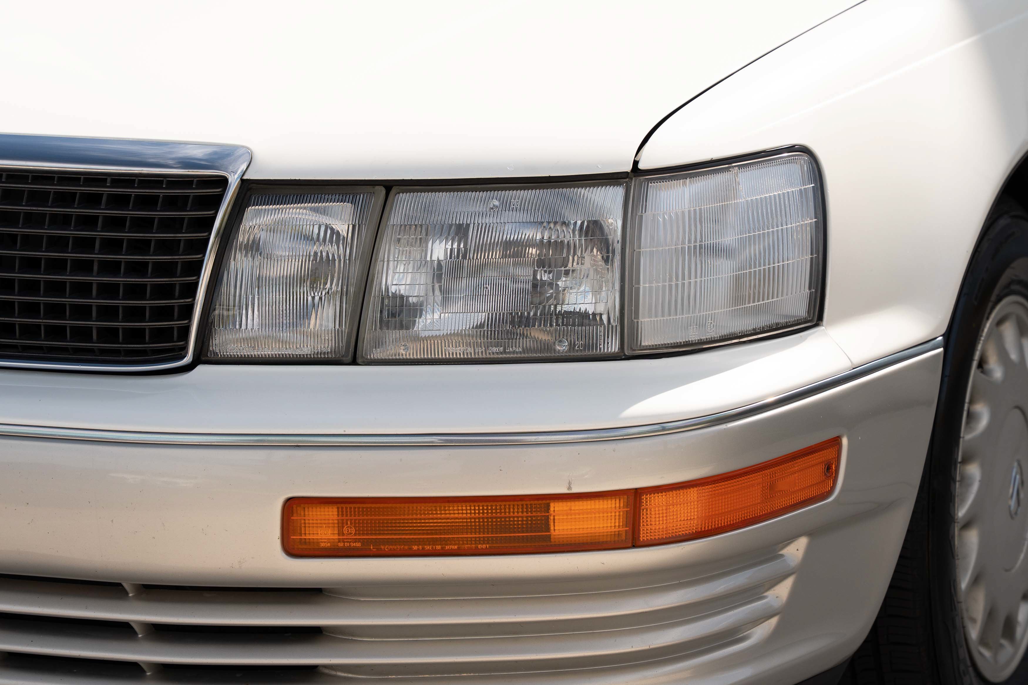 Used 1992 White Lexus 400 image 32