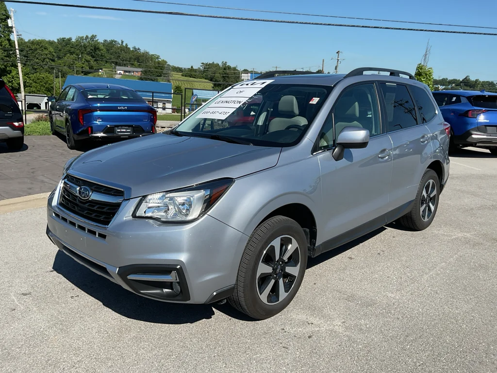 Used 2018 Ice Silver Metallic Subaru Limited image 4
