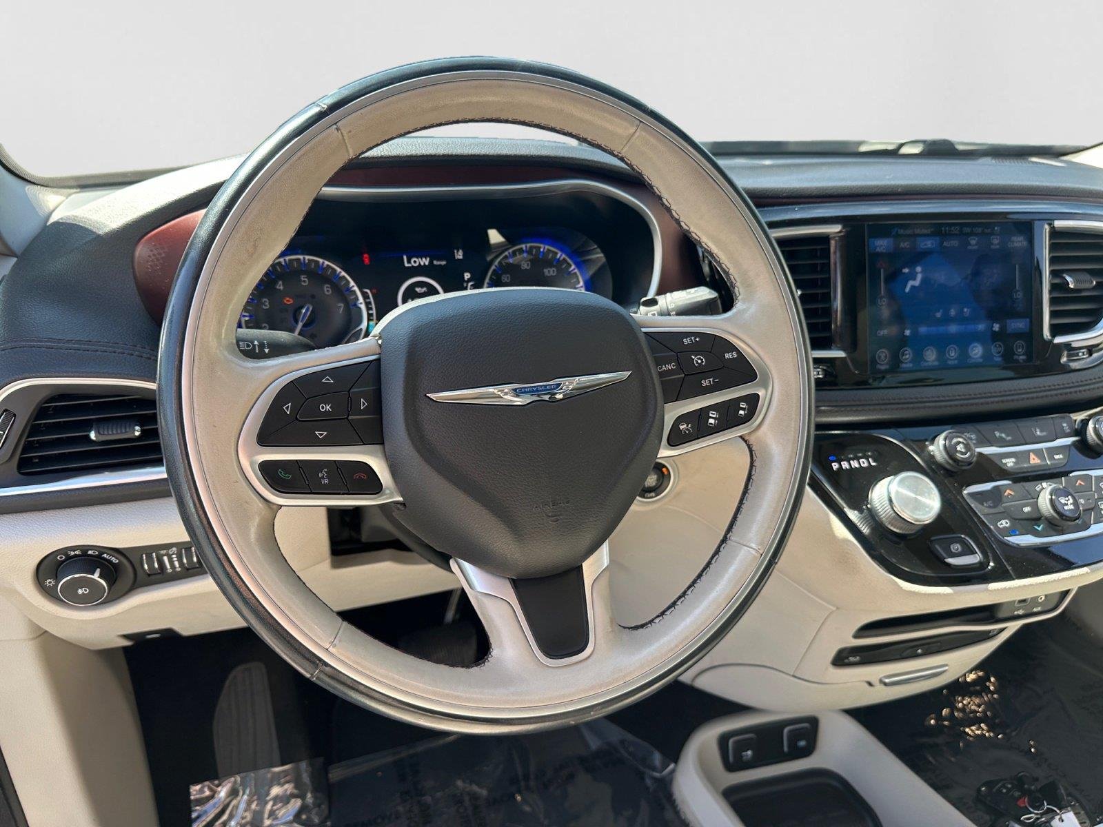 2017 Chrysler Pacifica Limited - Photo 17