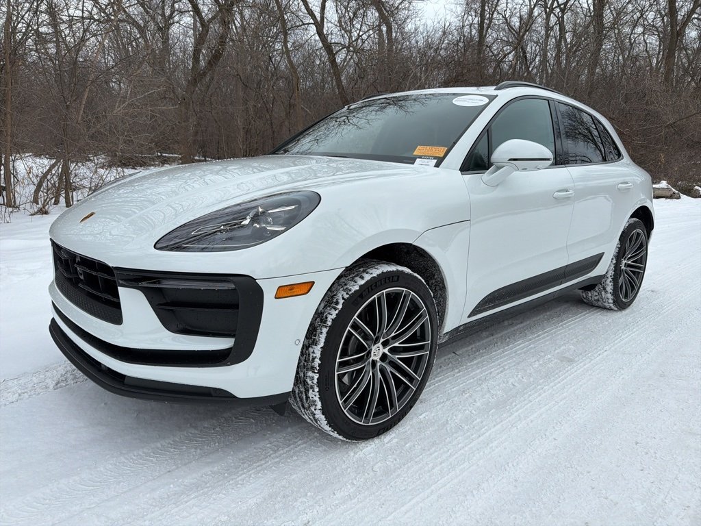 2025 Porsche Macan Base
