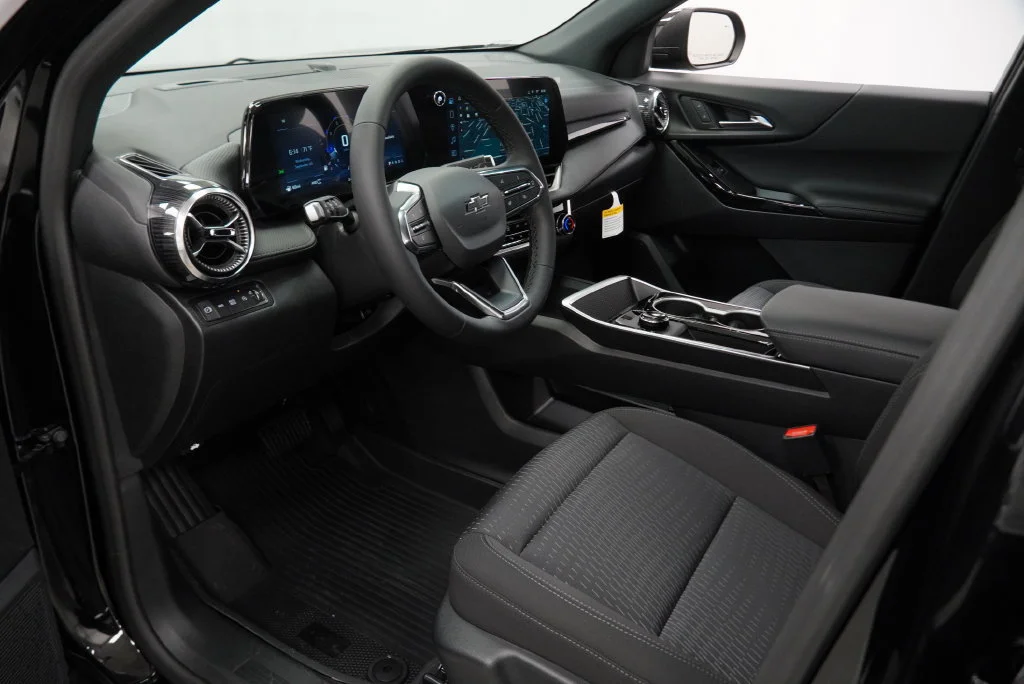 New 2027 Mosaic Black Metallic Chevrolet LT image 11