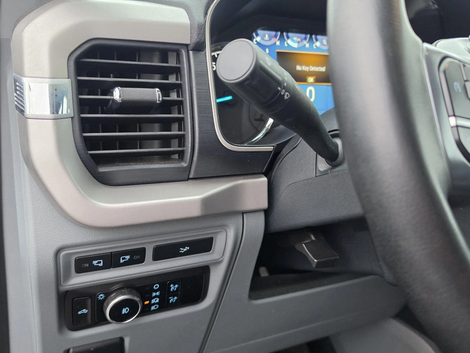 Used 2023 Agate Black Ford XLT image 21