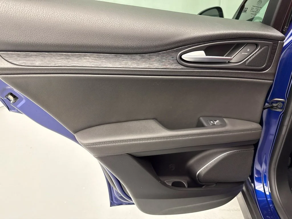Used 2022 Blue Alfa Romeo Sprint image 19