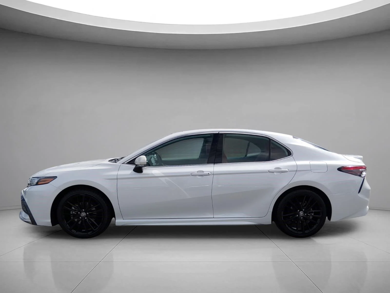 Used 2021 Wind Chill Pearl Toyota XSE image 2