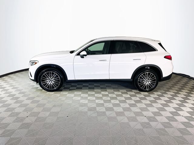 New 2026 Polar White Mercedes-Benz GLC 300 image 35
