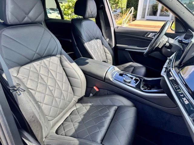Certified Used 2024 Black Sapphire Metallic BMW xDrive40i image 7