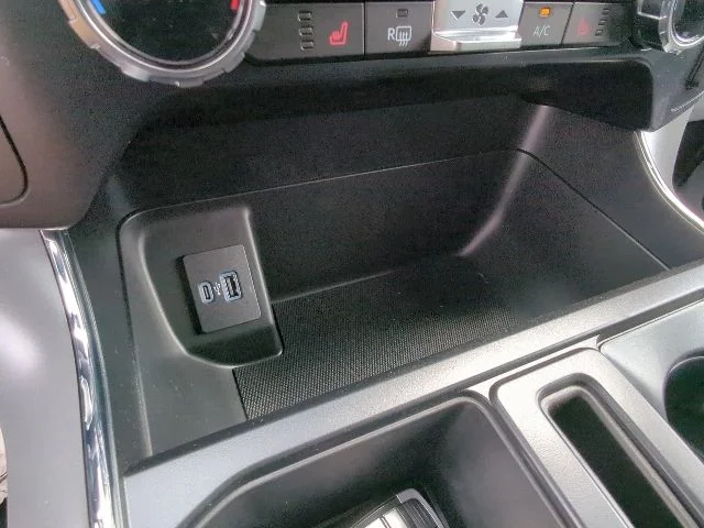 Used 2024 Blue Ford XLT image 17
