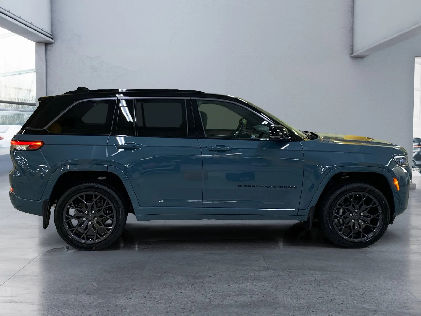 New 2026 STEEL BLUE Jeep Summit image 6