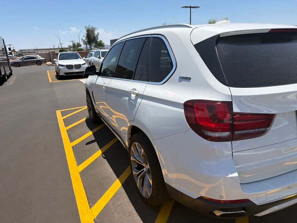 Used 2018 Alpine White BMW xDrive40e image 4