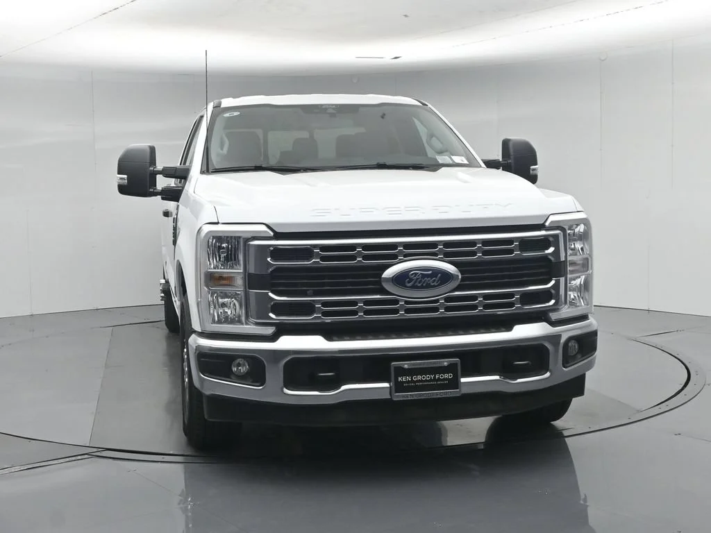 New 2026 Oxford White Ford XLT image 53