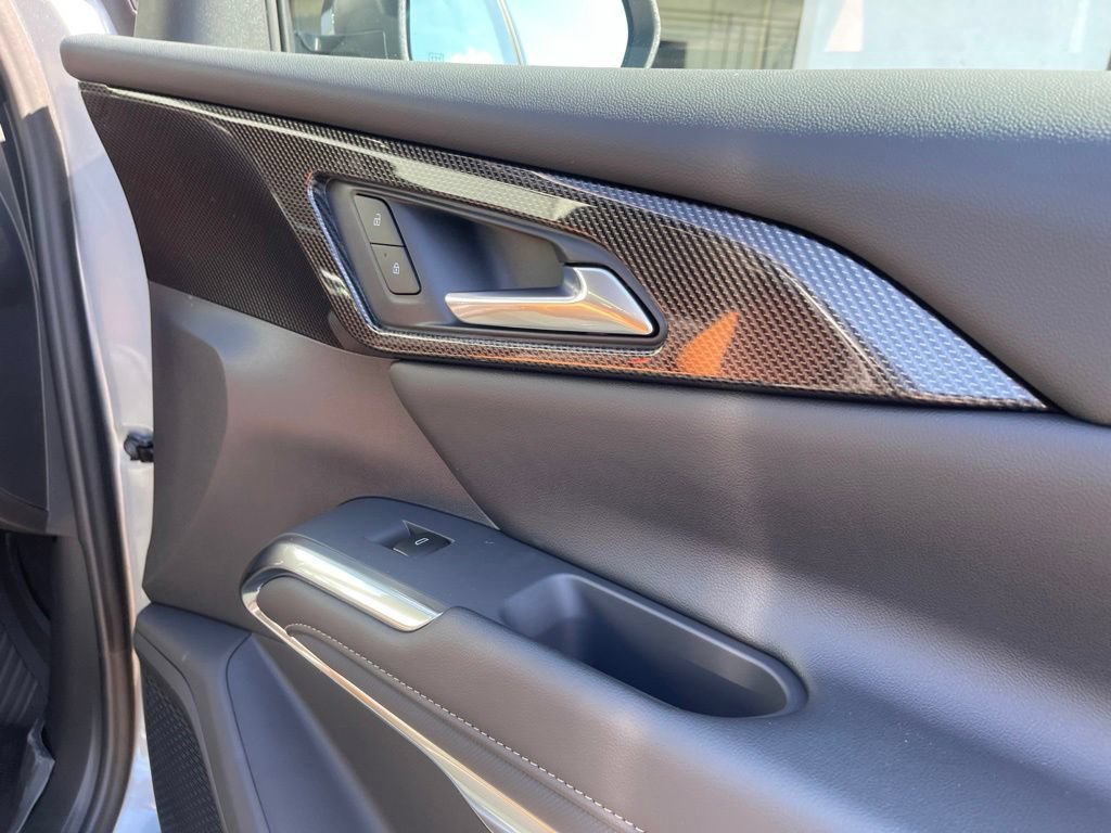 2027 Chevrolet Traverse Z71 - Photo 21