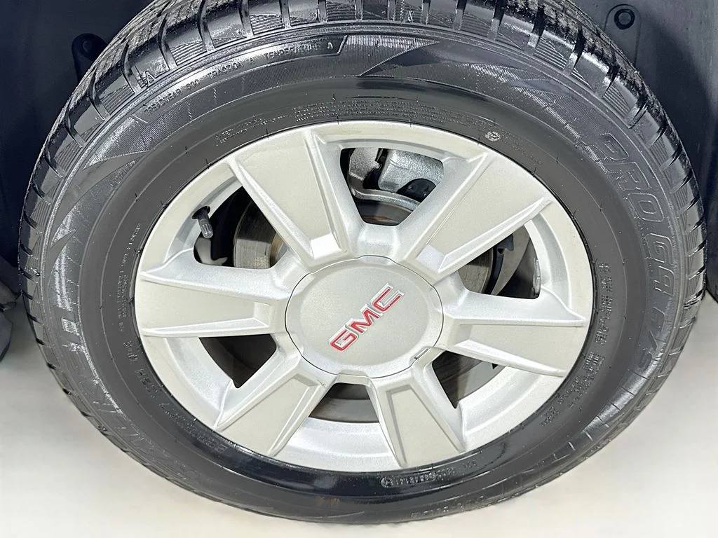 Used 2013 Quicksilver Metallic GMC SLT-1 image 36
