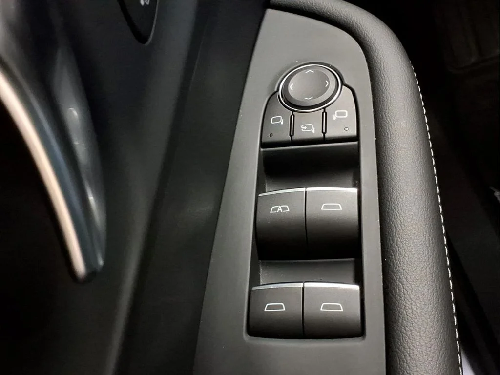 Certified Used 2025 Gray Buick Avenir image 16