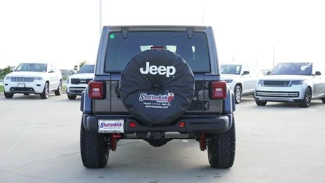 New 2026 Granite Crystal Metallic Clear-Coat Exterior Paint Jeep Rubicon image 8