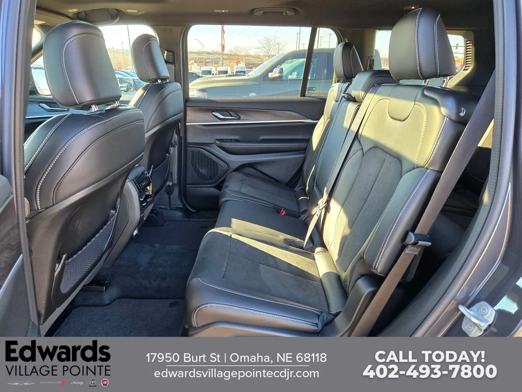 New 2026 Baltic Gray Metallic Clear-Coat Exterior Paint Jeep Altitude image 26