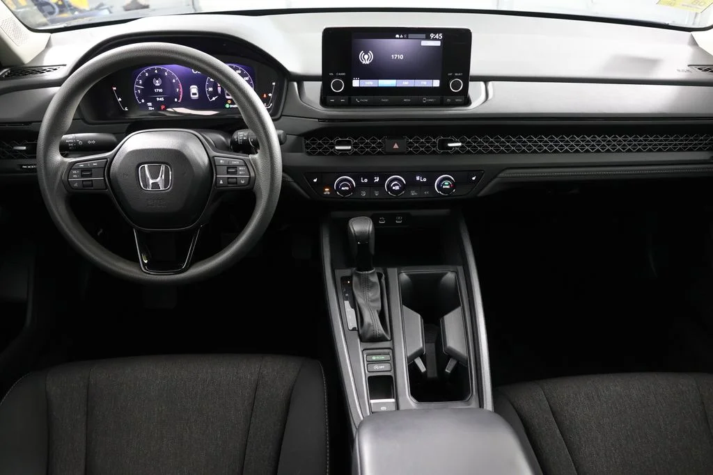 Used 2024  Honda EX image 2