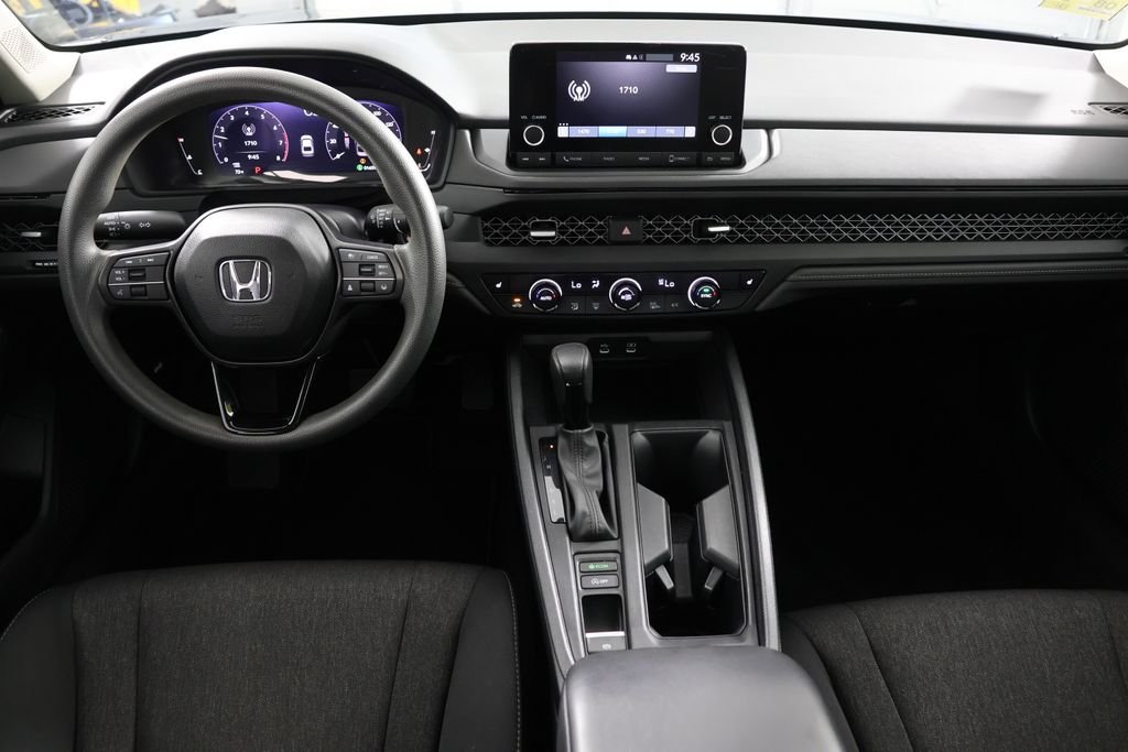 Used 2024  Honda EX image 2