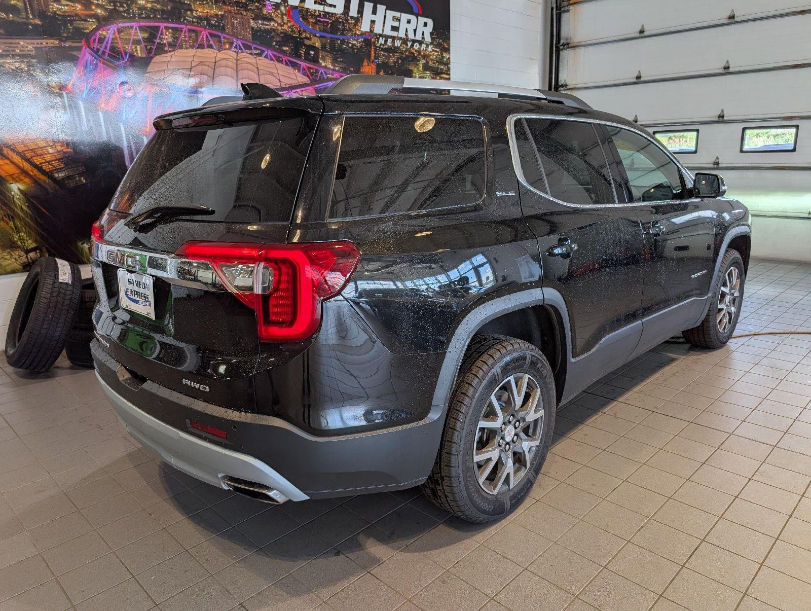 Used 2023 Ebony Twilight Metallic GMC SLE image 8