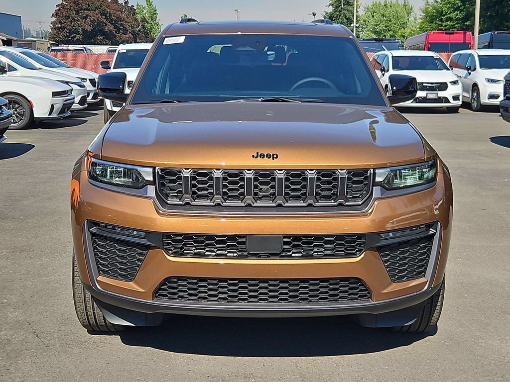 New 2026 Copper Shino Metallic Clear-Coat Exterior Paint Jeep Limited image 2