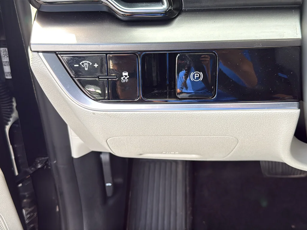 Used 2025 Gray Kia EX image 31