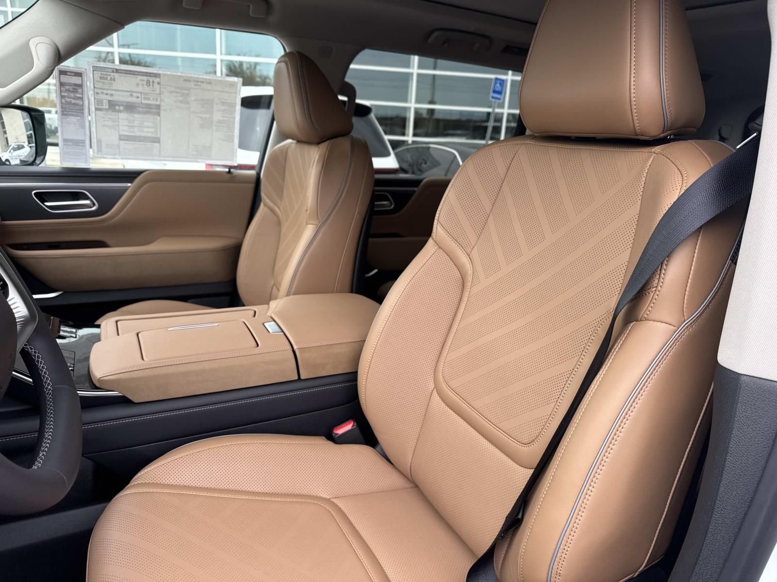 New 2027 RADIANT WHITE INFINITI Luxe 2WD image 12