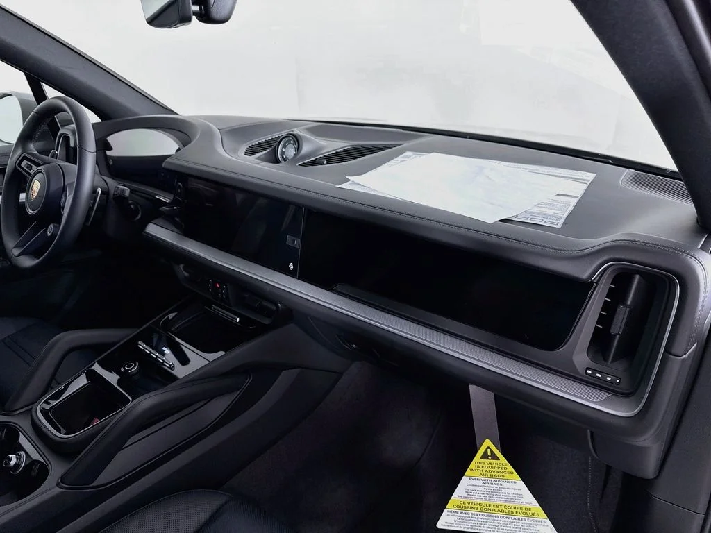 Certified Used 2025  Porsche  image 28