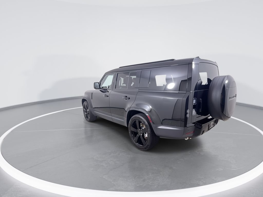 New 2026 SANTORN BLK MET Land Rover S image 6
