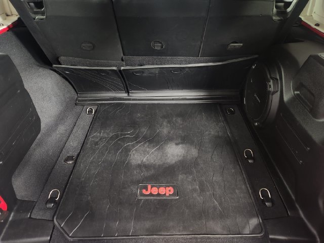 2020 Jeep Wrangler Unlimited Sahara - Photo 18