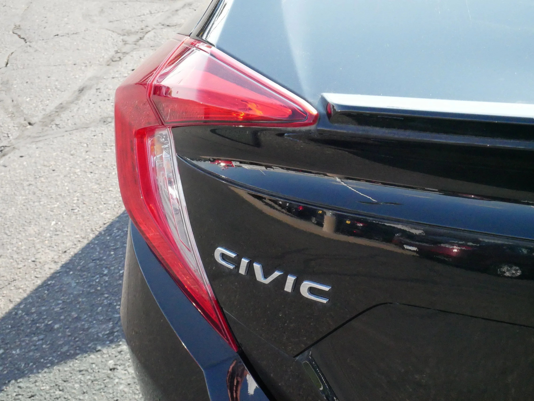 Used 2020 Crystal Black Pearl Honda EX-L image 17