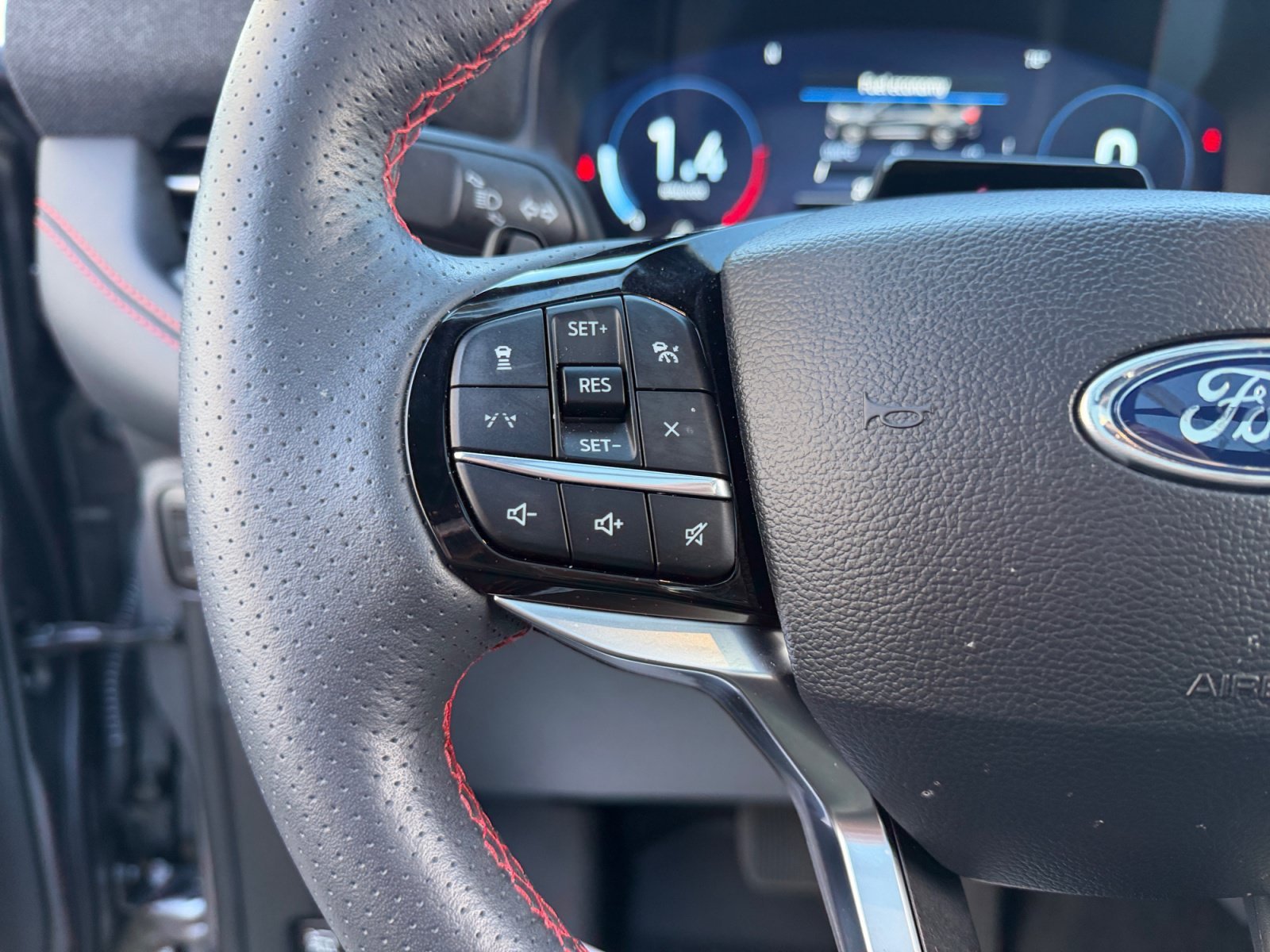 2025 Ford Explorer ST - Photo 11