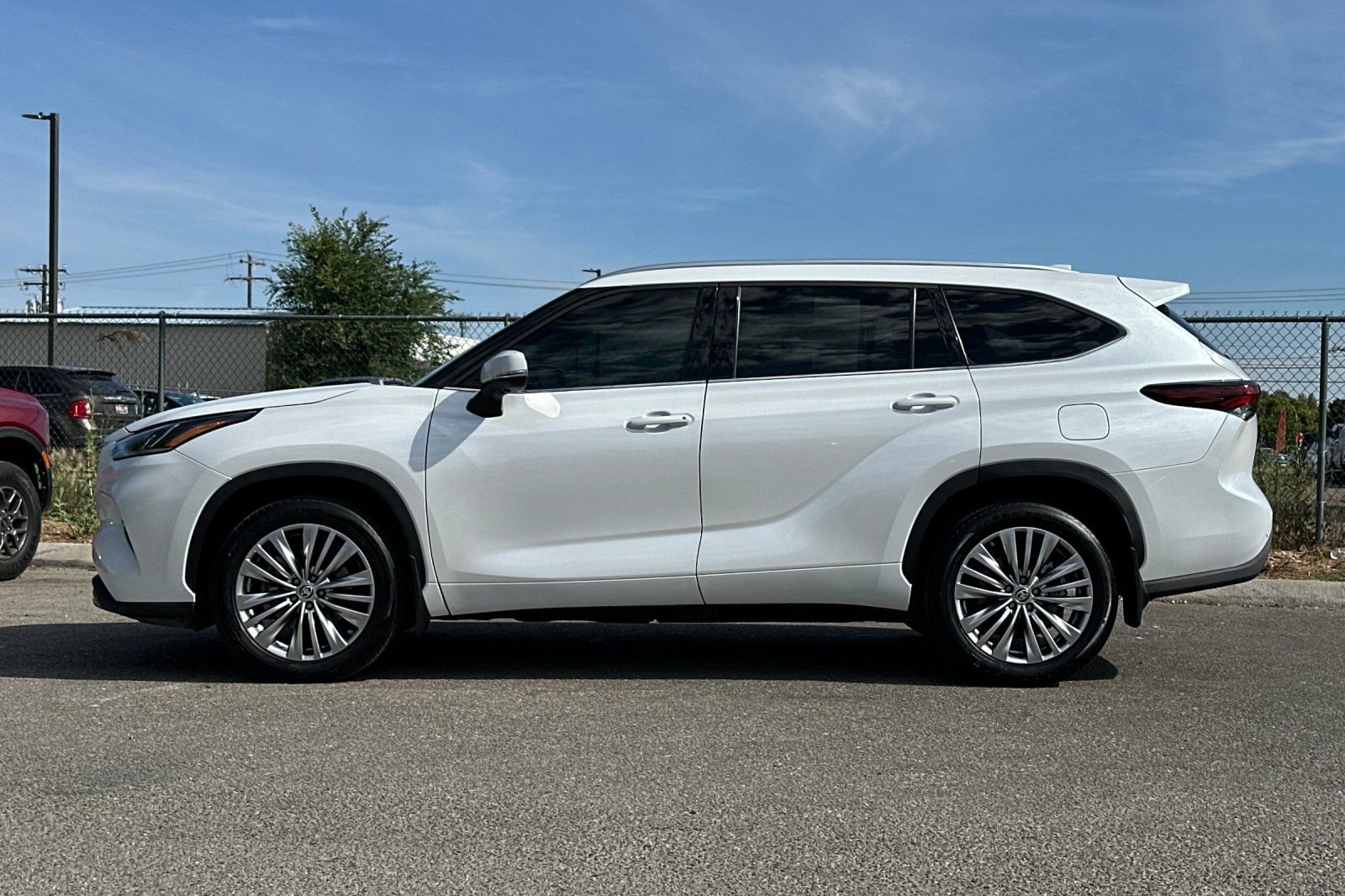 Used 2024  Toyota Platinum image 7